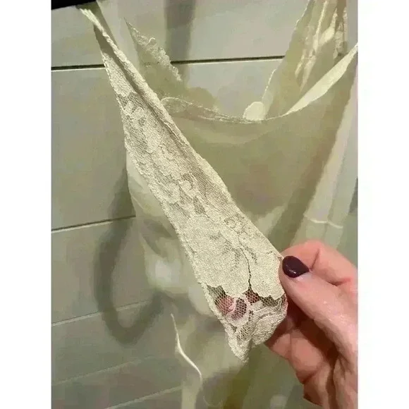 Vintage Deena Fine Lingerie Off White Lace and Eyelet Slip,  size 40 - Picture 9 of 9